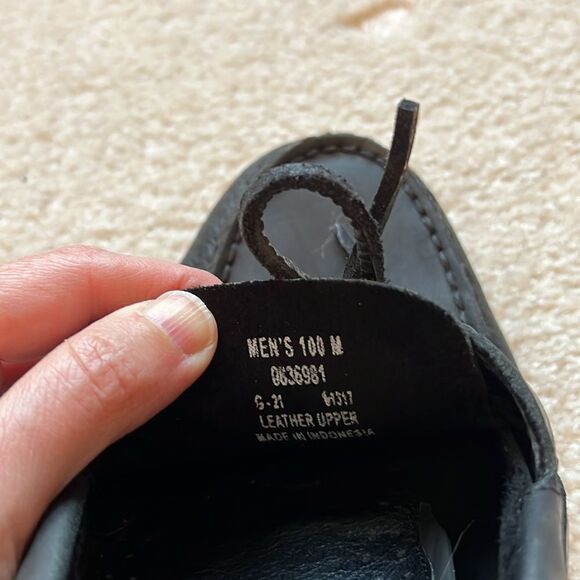 Men’s Sperry Top Sider size 10 black 2 eye boat shoes.